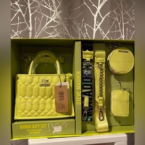 BNIB Steve Madden Bniko Satchel Gift Box